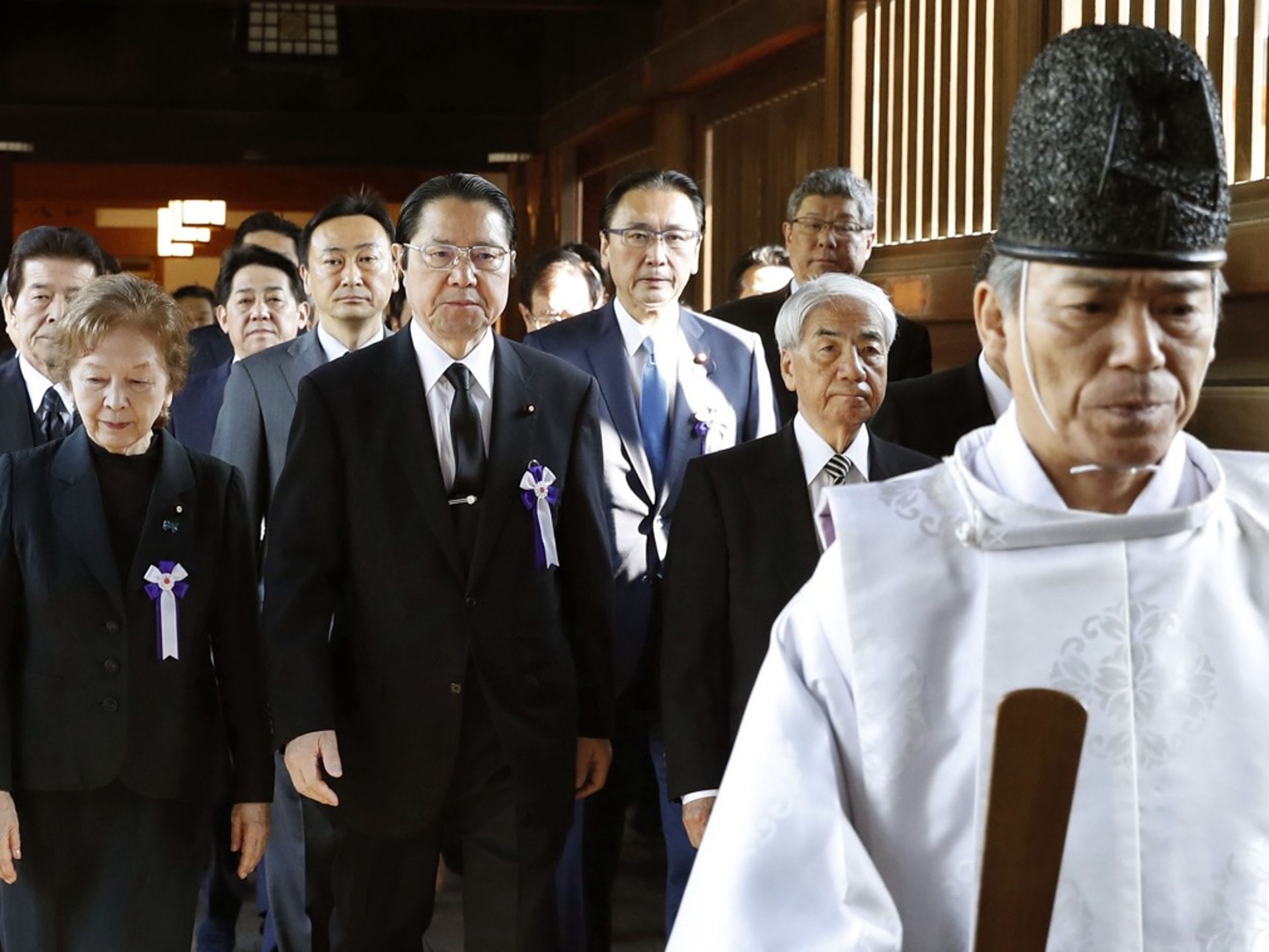 时隔两年日本内阁高官参拜靖国神社安倍供奉祭品 多维新闻 全球 时隔两年日本内阁高官参拜靖国神社安倍供奉祭品 多维新闻 全球