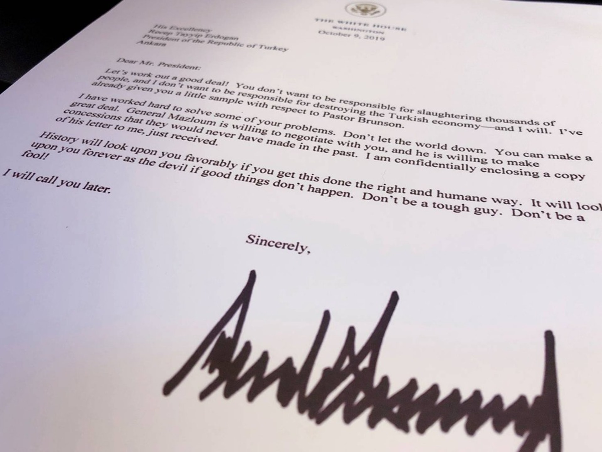 埃尔多安被激怒将特朗普的信扔进垃圾桶 多维新闻 全球 埃尔多安被激怒将特朗普的信扔进垃圾桶 多维新闻 全球