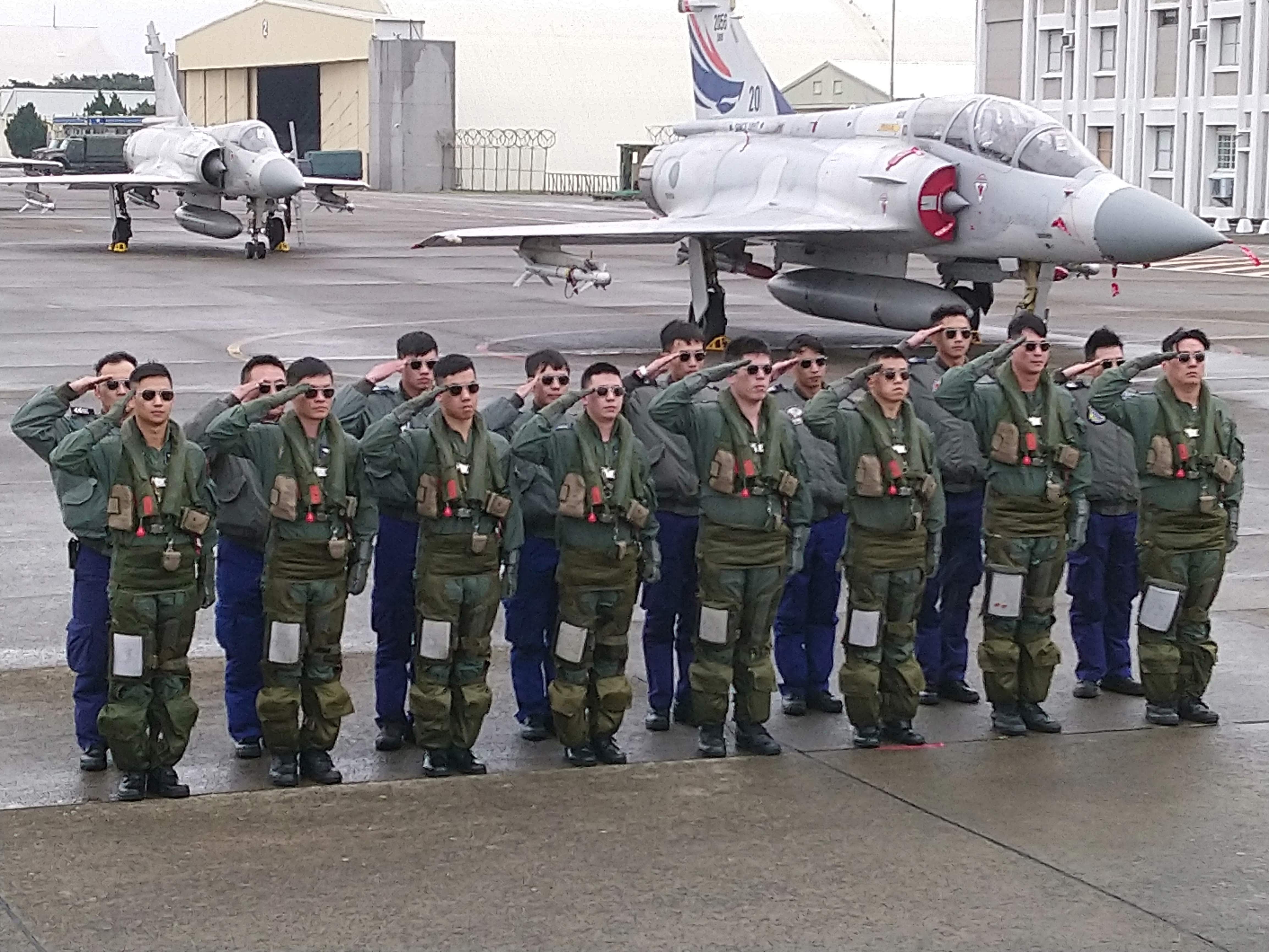 台湾军事实力究竟如何 哪来的嚣张资本 网友 不过是自欺欺人 武器