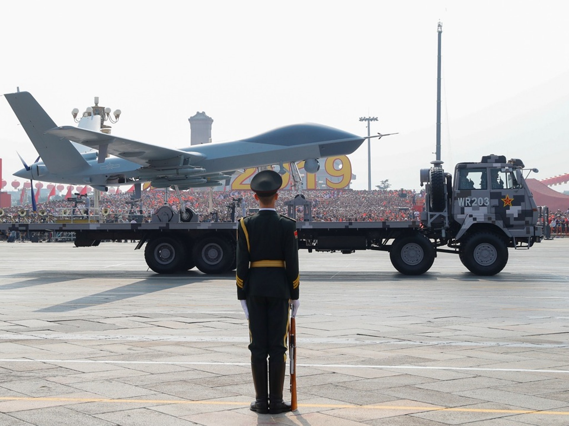 2019年10月1日，中国在阅兵上展示大量新武器。图为无人机方队。（Reuters）