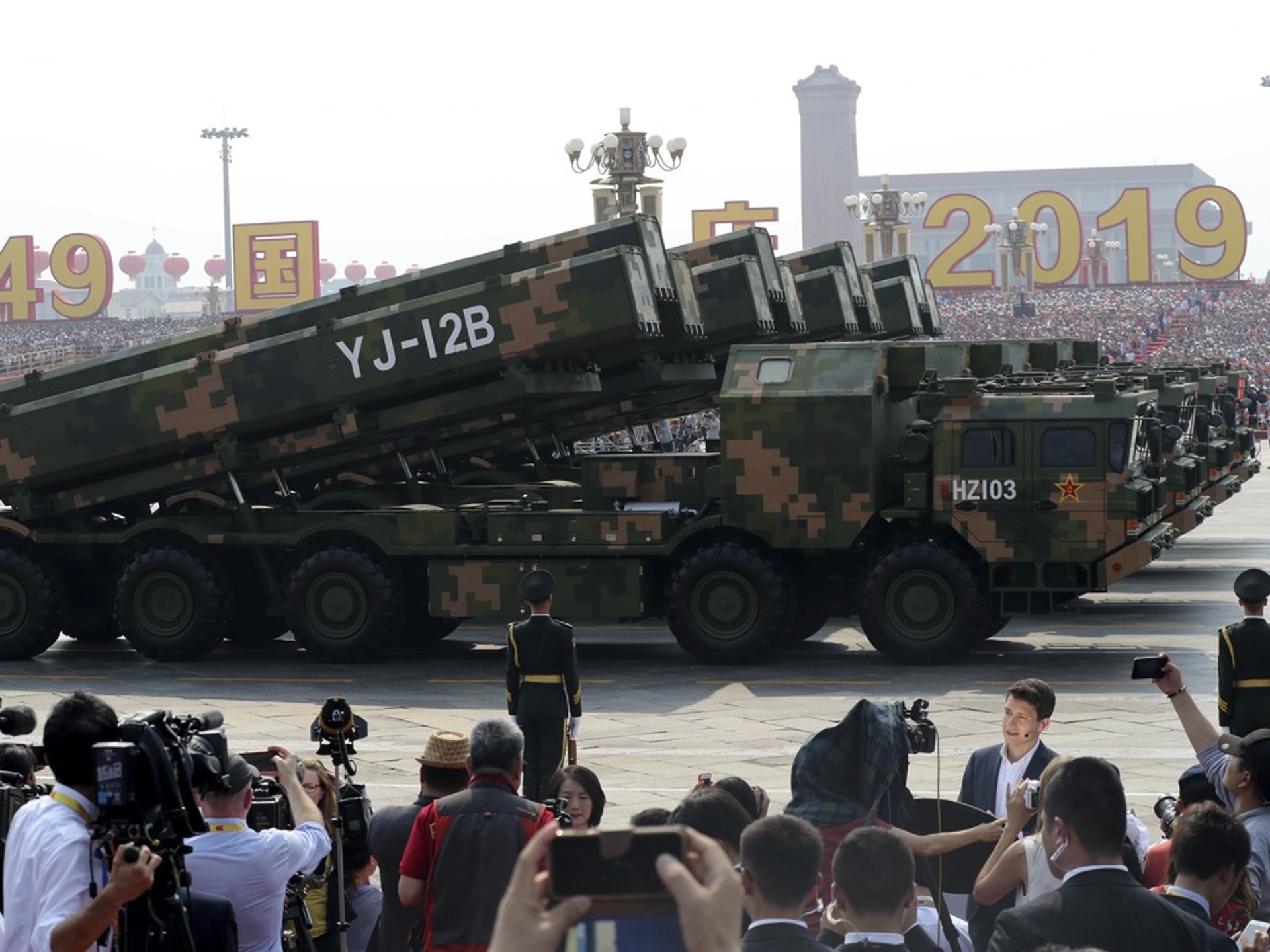 YJ-12B是解放军装备的超音速反舰导弹,也是反航母利器。(AP) YJ-12B是解放军装备的超音速反舰导弹,也是反航母利器。(AP)