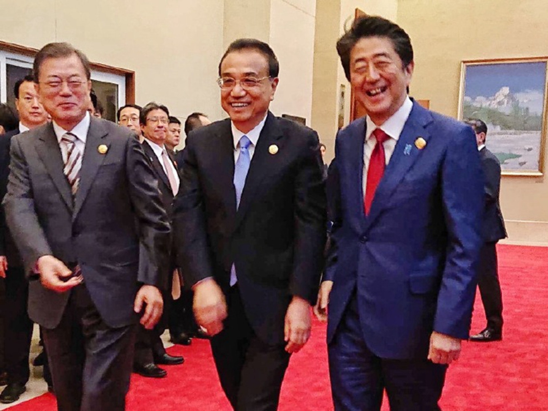 各有烦恼的中日韩如何开启安倍的 新三国时代 多维新闻 全球