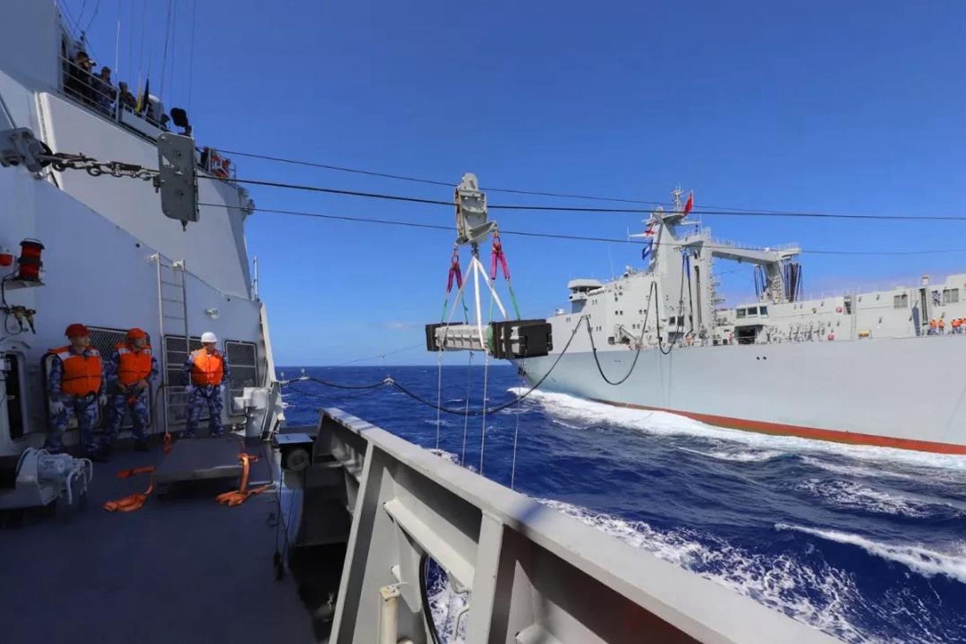 逼近夏威夷中国新锐舰队低调战训意欲为何 图 多维新闻 中国 逼近夏威夷中国新锐舰队低调战训意欲为何 图 多维新闻 中国